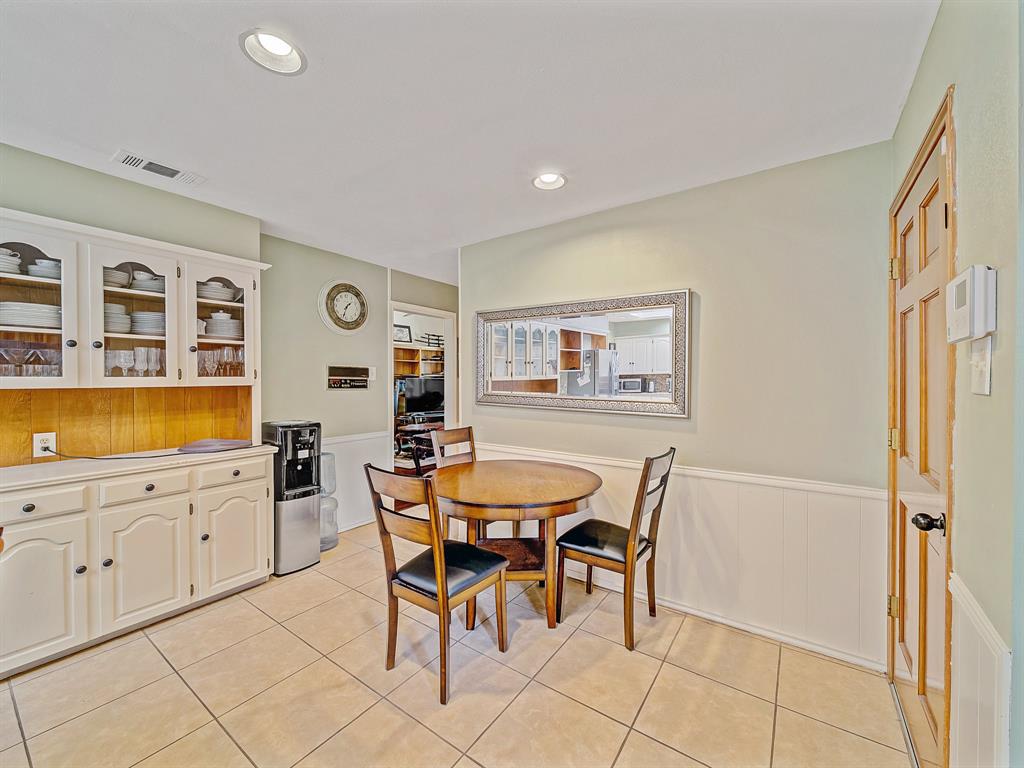 4640 Versailles Lane Property Photo 14