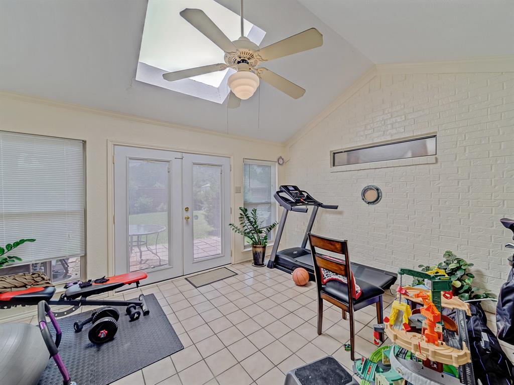 4640 Versailles Lane Property Photo 16