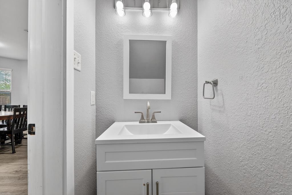 603 Rolling Hills Drive Property Photo 16