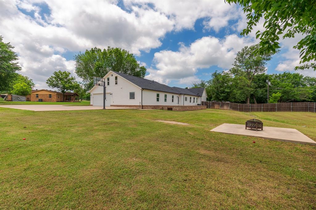 1305 N John Douglas Road Property Photo 5