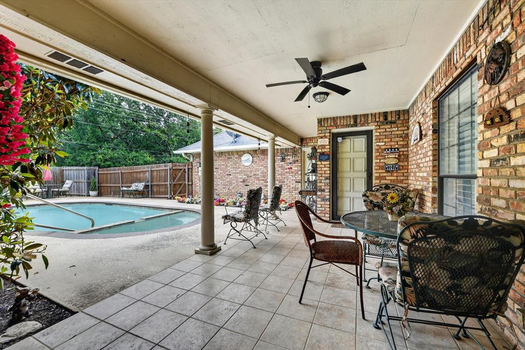 2317 Meandering Way Property Photo 33