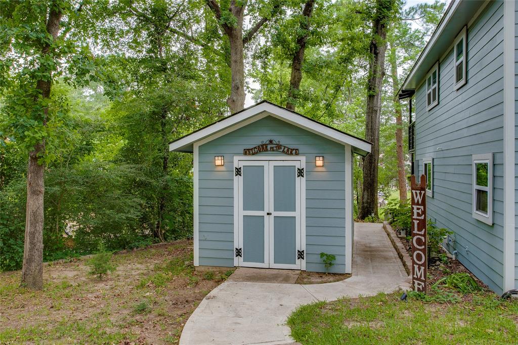 186 Harbor Drive Property Photo 6