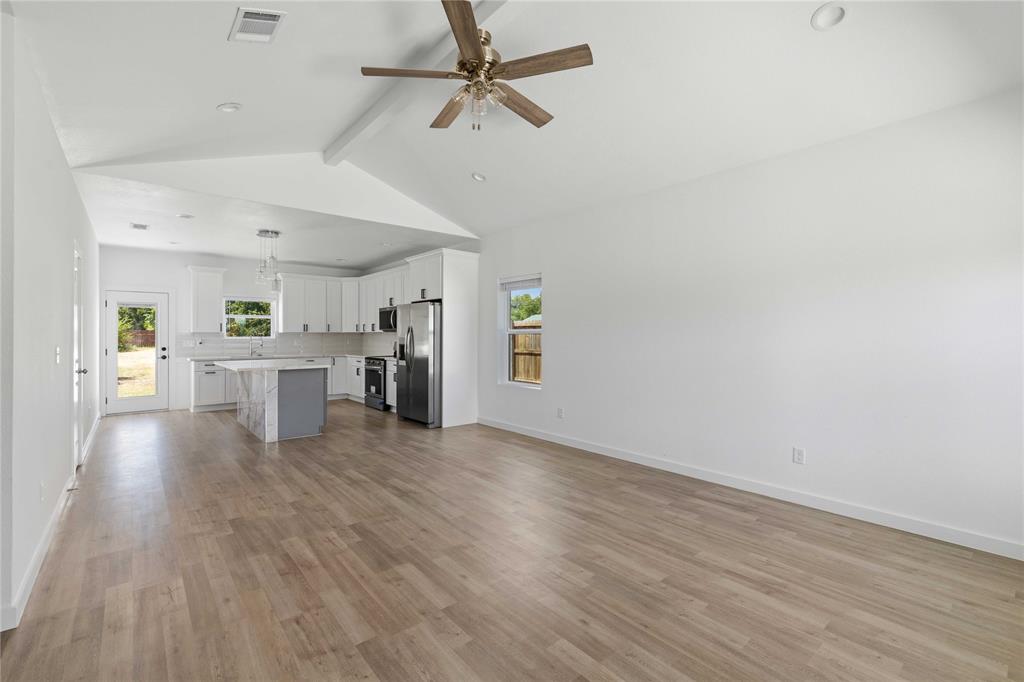 1609 2nd Street Property Photo 3