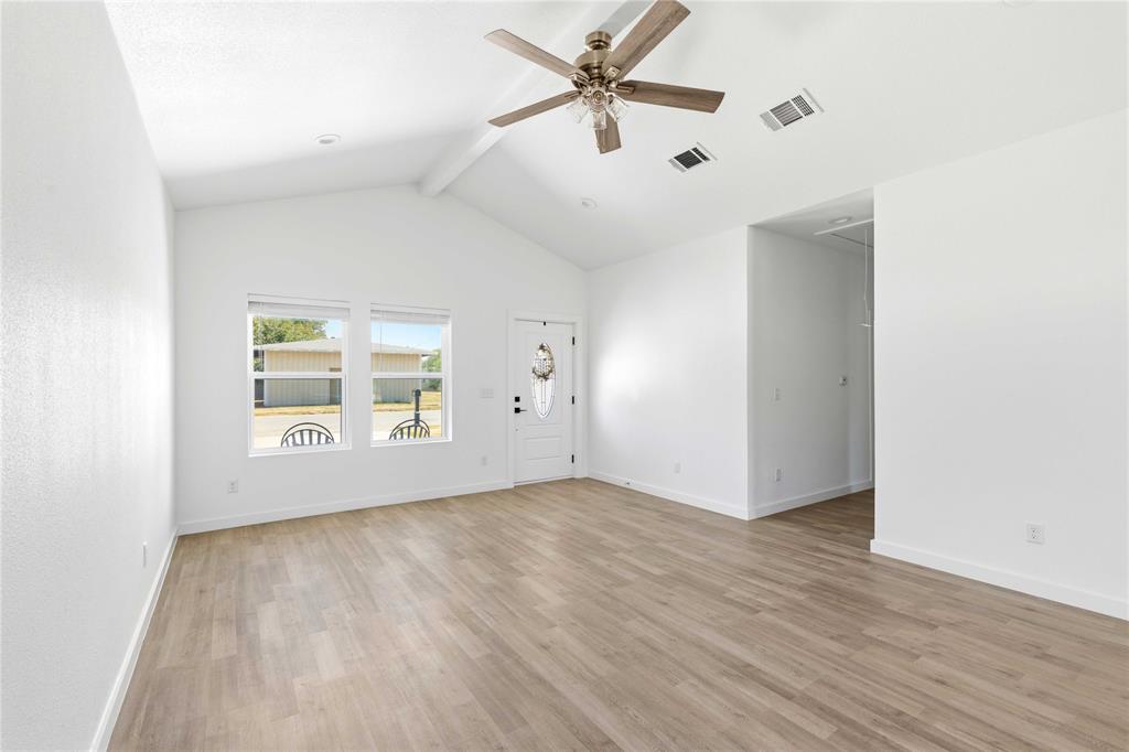 1609 2nd Street Property Photo 4