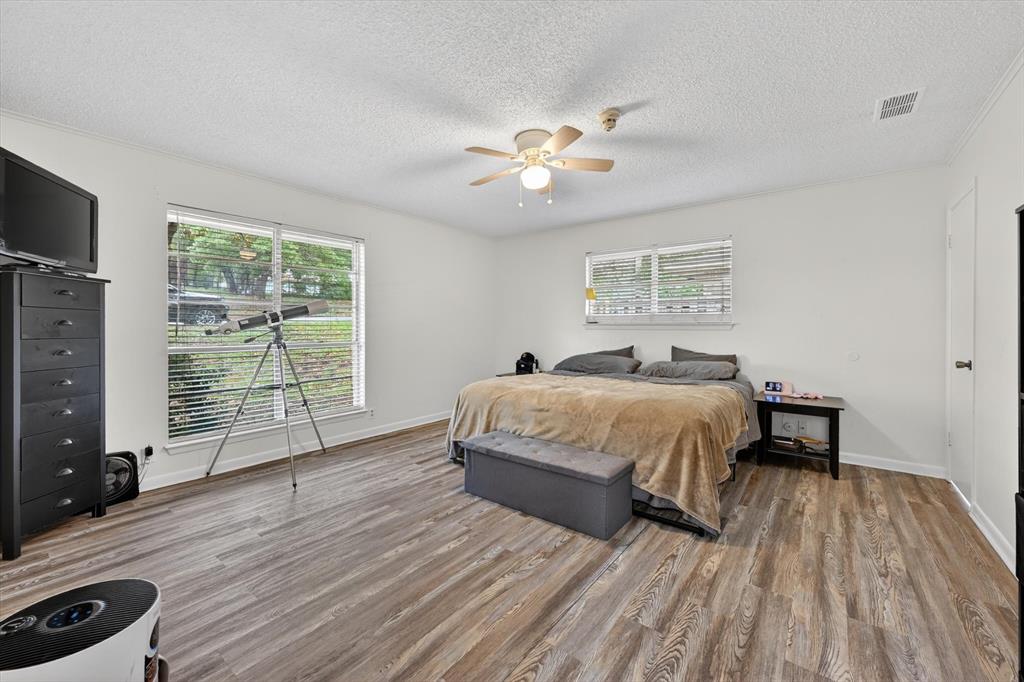 1224 S Lang Avenue Property Photo 7