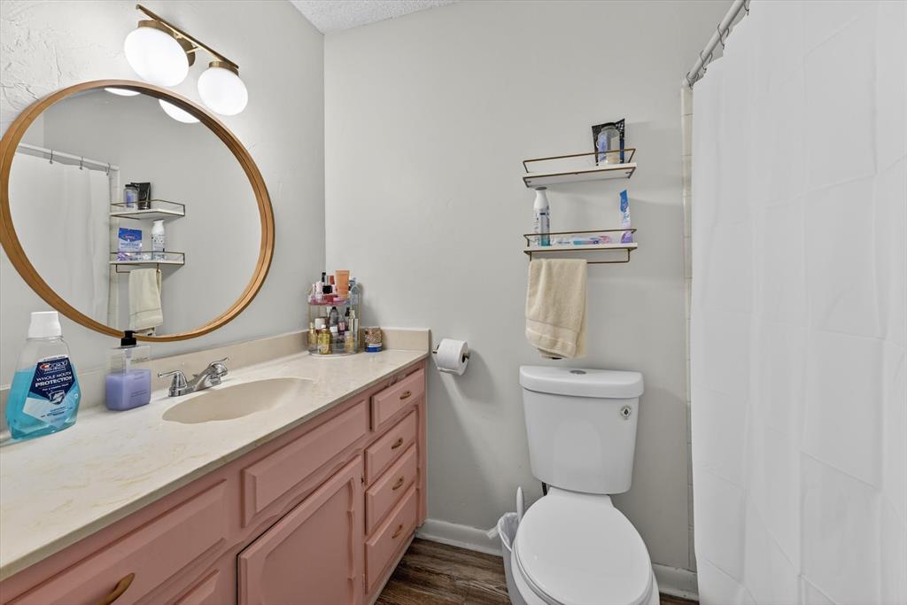 1224 S Lang Avenue Property Photo 8