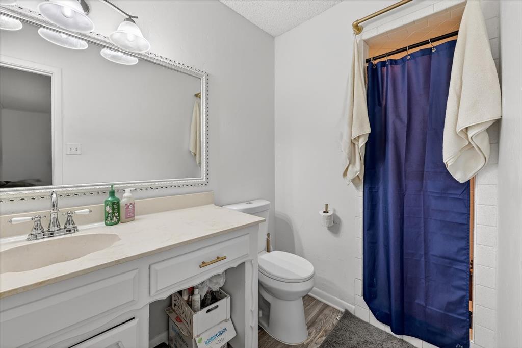 1224 S Lang Avenue Property Photo 11