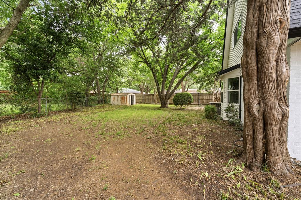220 Robert Street Property Photo 4