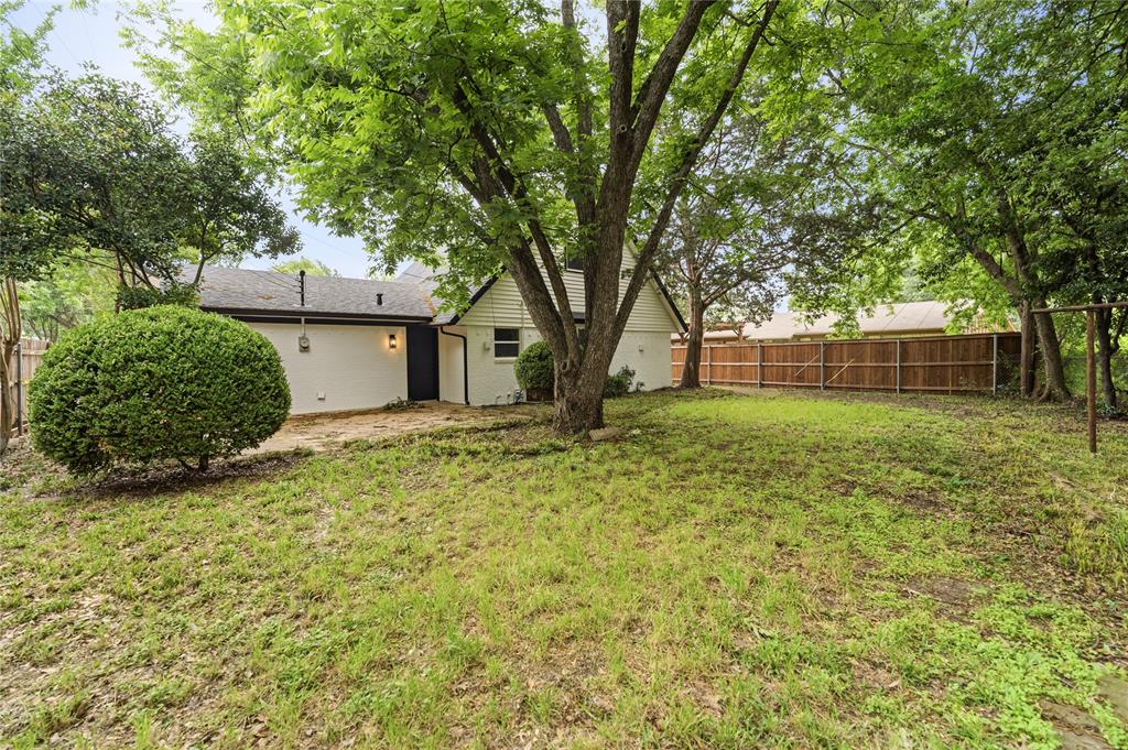 220 Robert Street Property Photo 6
