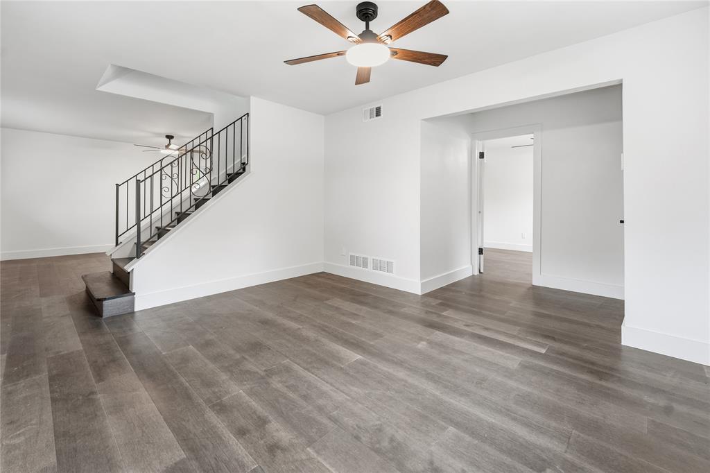 220 Robert Street Property Photo 7
