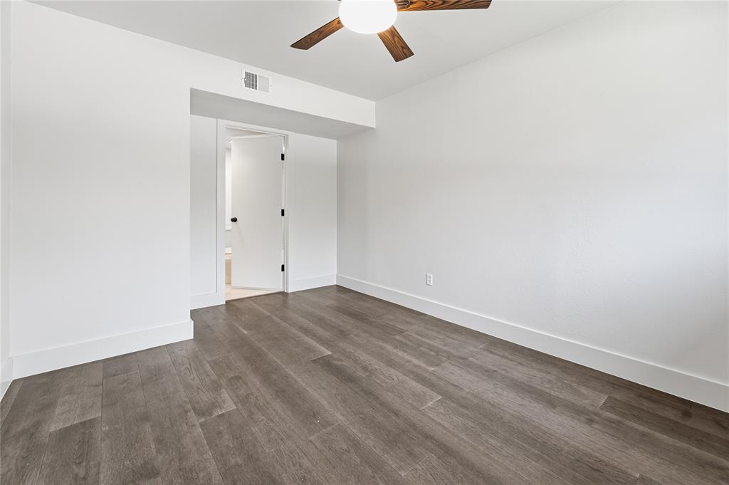 220 Robert Street Property Photo 8