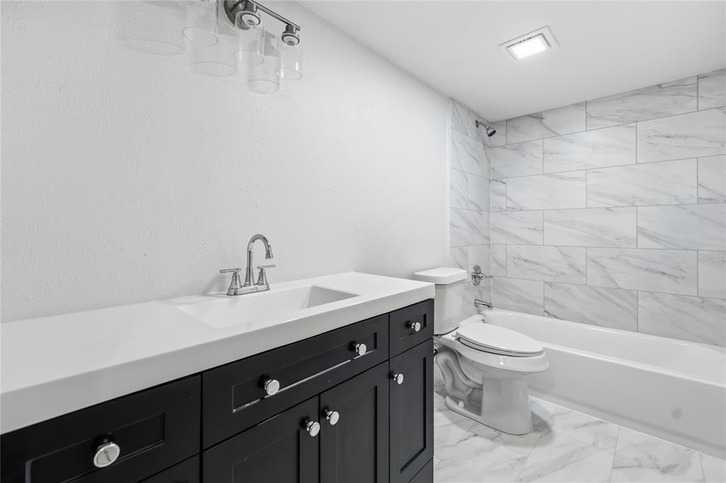 220 Robert Street Property Photo 12