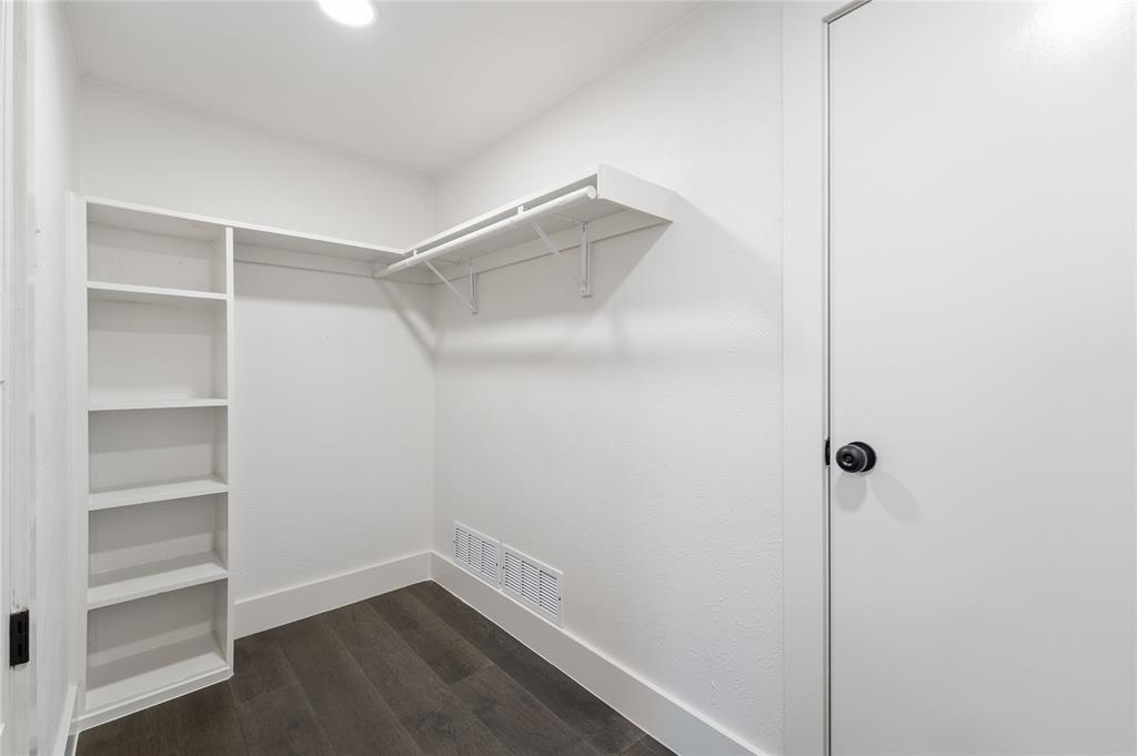 220 Robert Street Property Photo 13