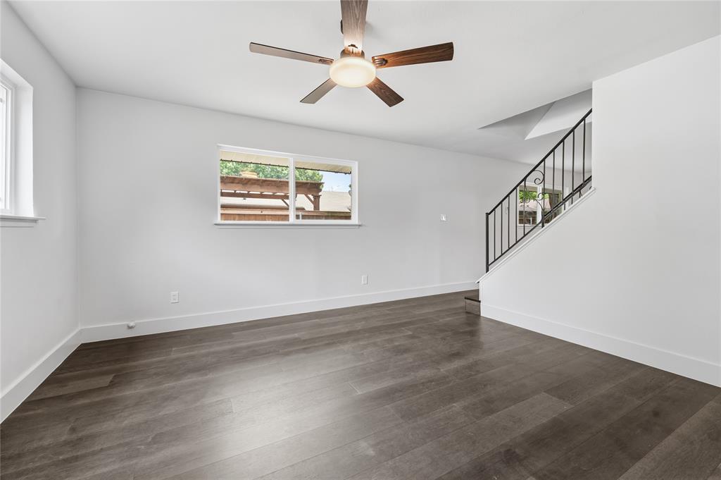220 Robert Street Property Photo 14