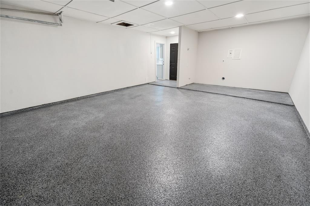 220 Robert Street Property Photo 28