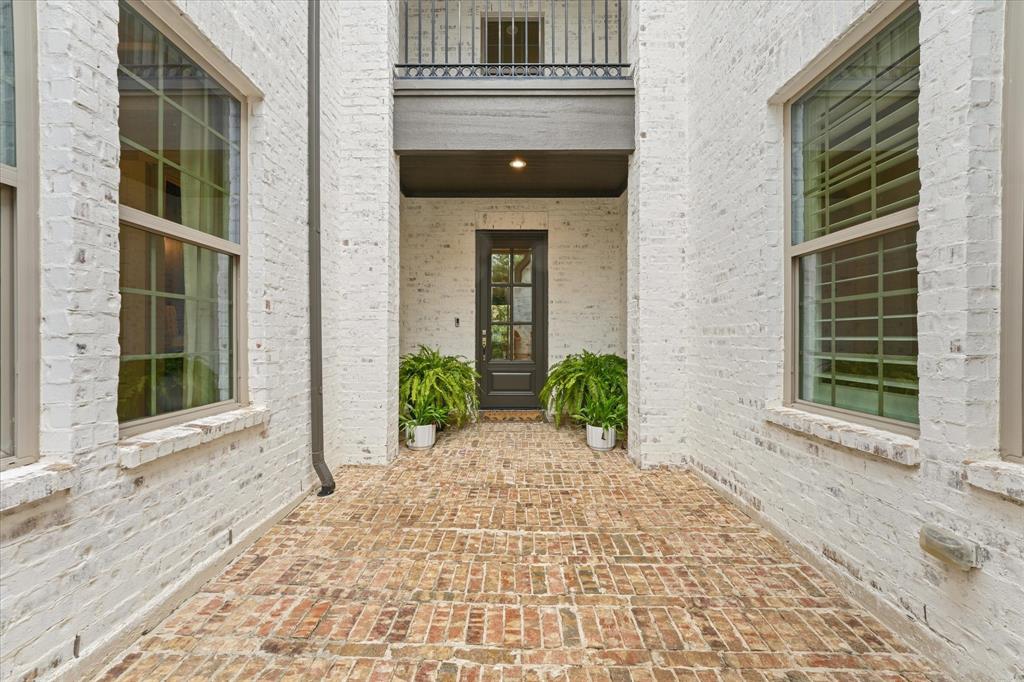 1313 Grassland Drive Property Photo 2