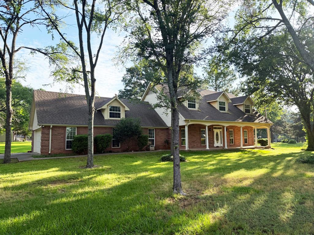 2811 N Shore Drive Property Photo 3