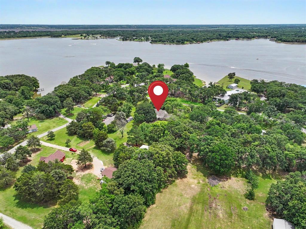 2811 N Shore Drive Property Photo 5