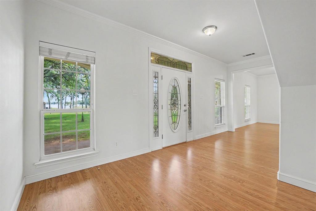 2811 N Shore Drive Property Photo 7
