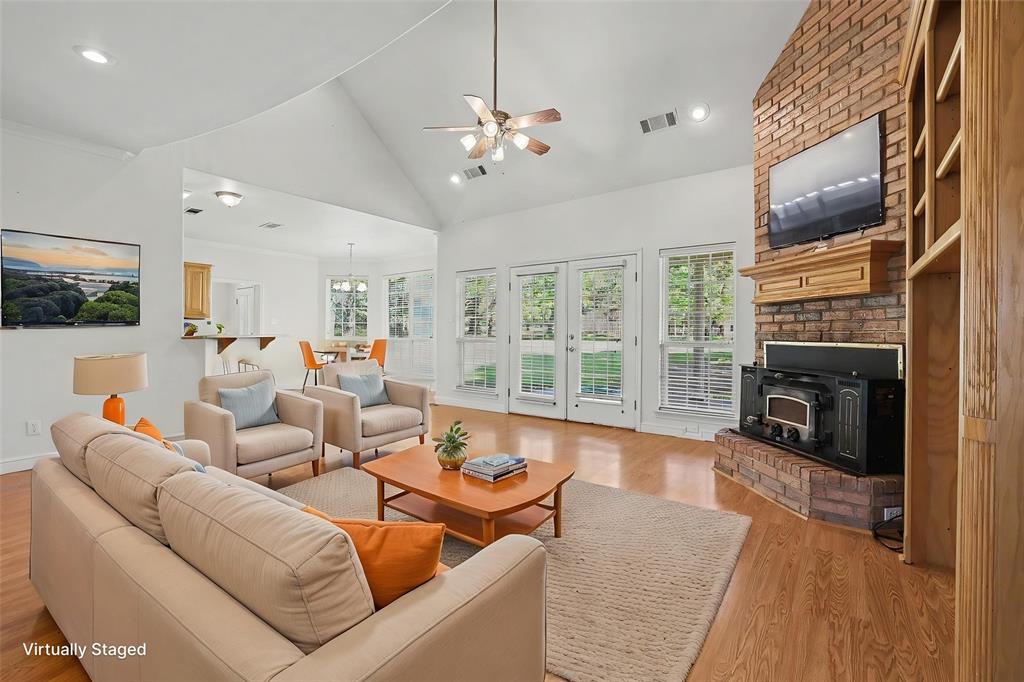 2811 N Shore Drive Property Photo 10