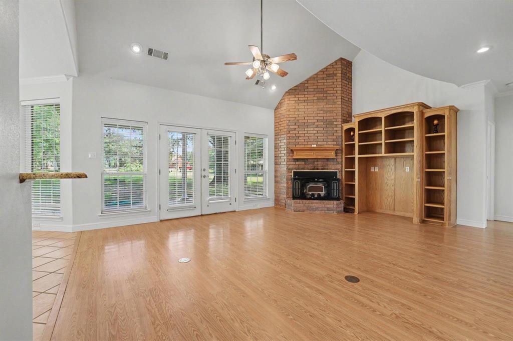 2811 N Shore Drive Property Photo 11
