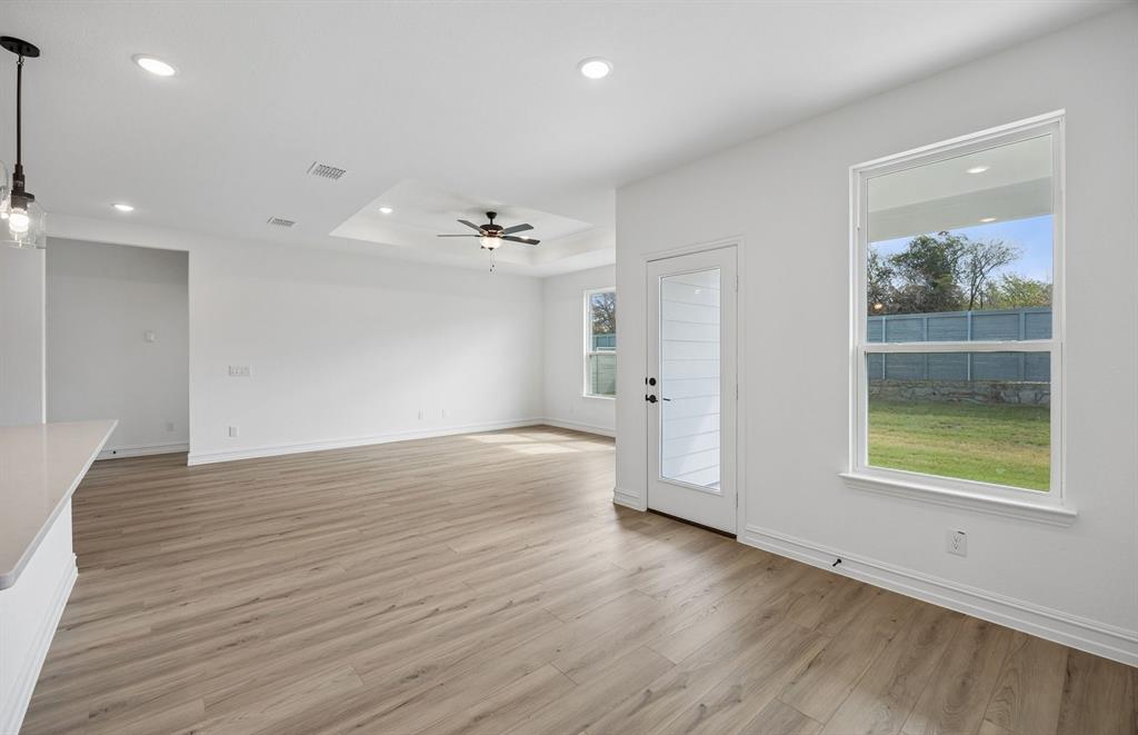 8620 Bur Oak Drive Property Photo 7