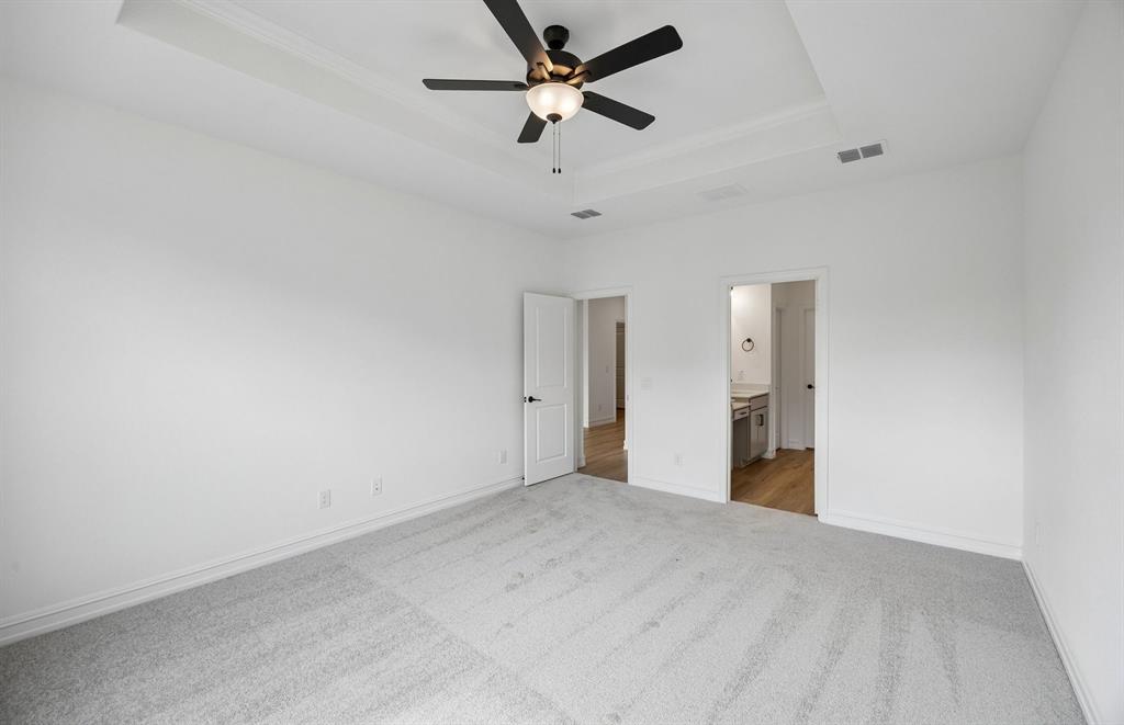 8620 Bur Oak Drive Property Photo 9