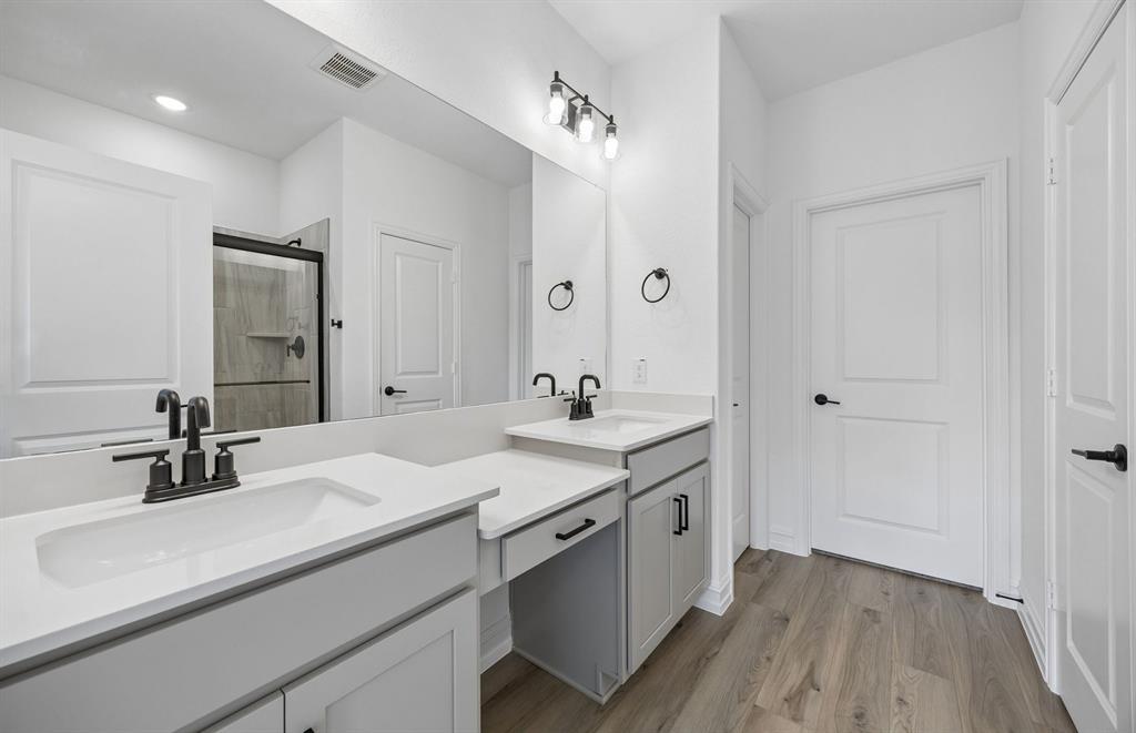 8620 Bur Oak Drive Property Photo 11