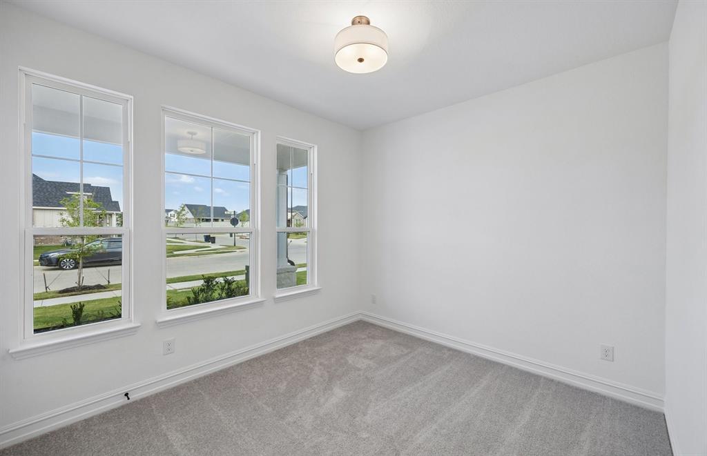 8620 Bur Oak Drive Property Photo 13