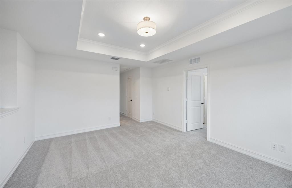 8620 Bur Oak Drive Property Photo 16