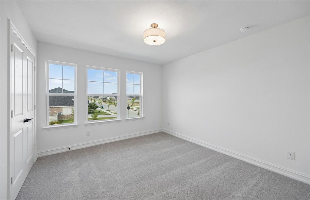 8620 Bur Oak Drive Property Photo 17