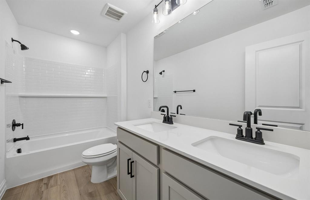 8620 Bur Oak Drive Property Photo 18