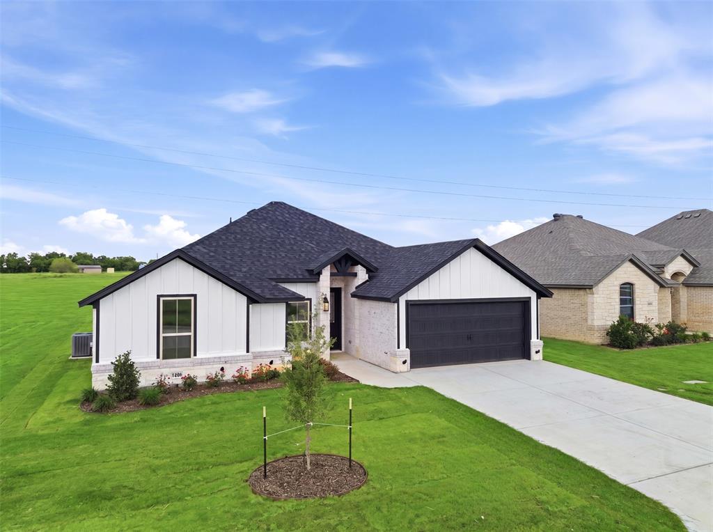 1600 Oleander Drive Property Photo 2