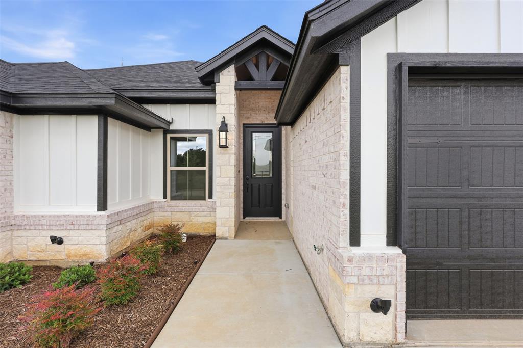 1600 Oleander Drive Property Photo 3