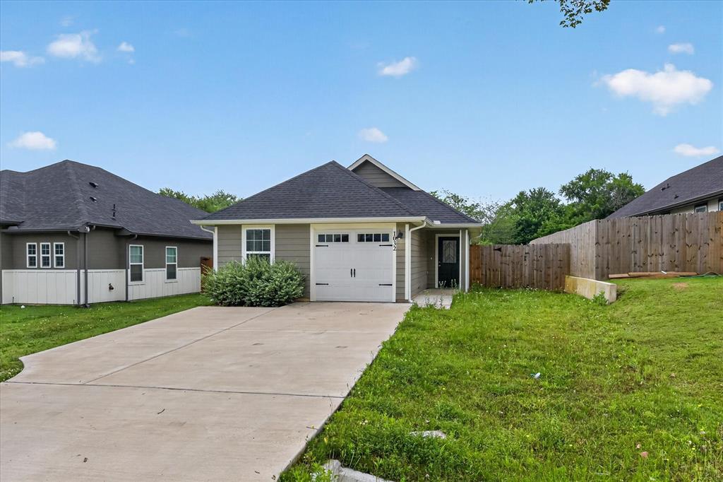 1032 Ray Drive Property Photo 2
