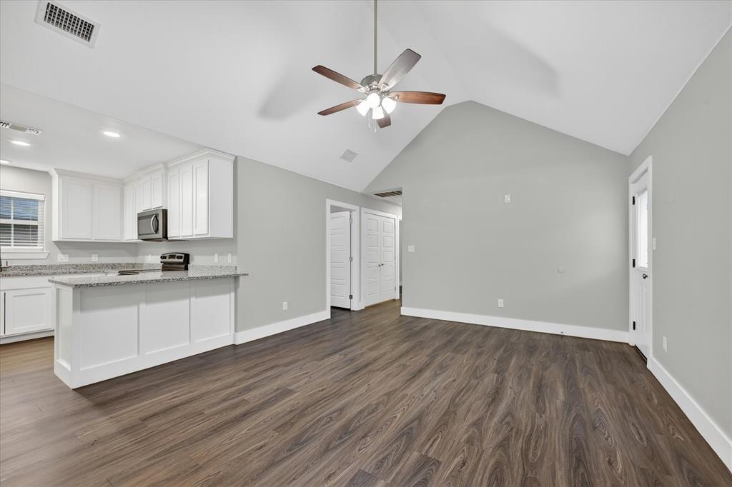 1032 Ray Drive Property Photo 4