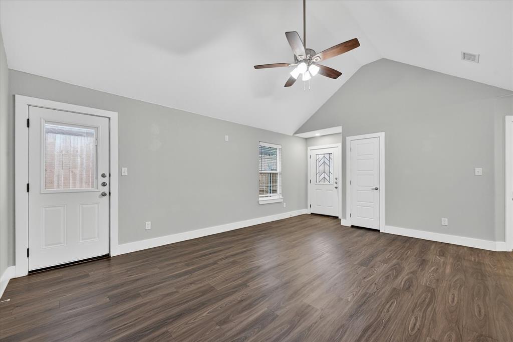 1032 Ray Drive Property Photo 5