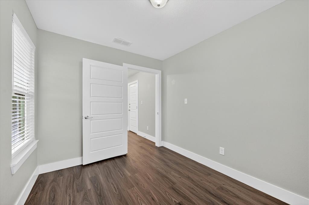 1032 Ray Drive Property Photo 14