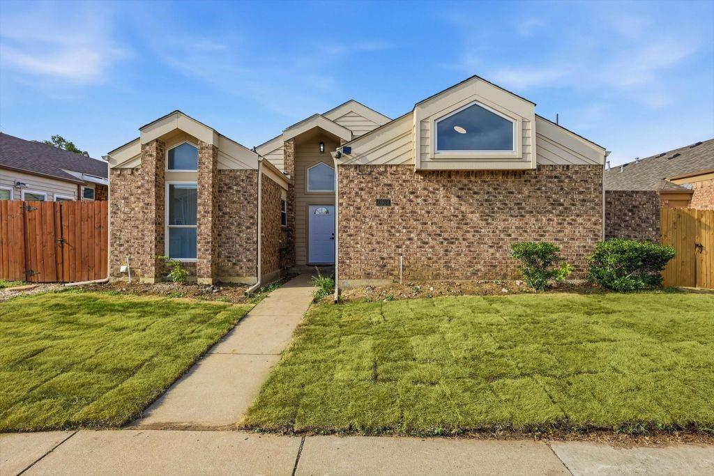4904 Courtside Drive Property Photo 1