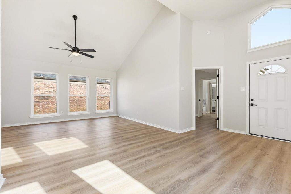 4904 Courtside Drive Property Photo 7