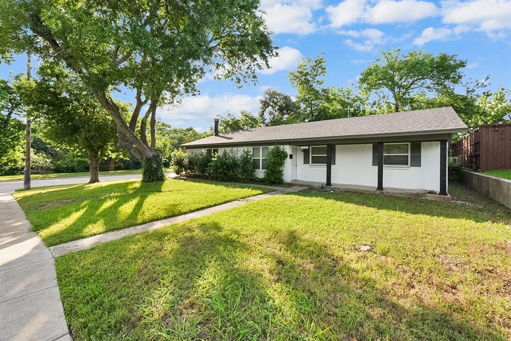 1425 Oakhill Drive Property Photo 2
