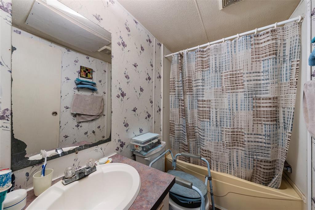 112 Woodlake Lane Property Photo 18