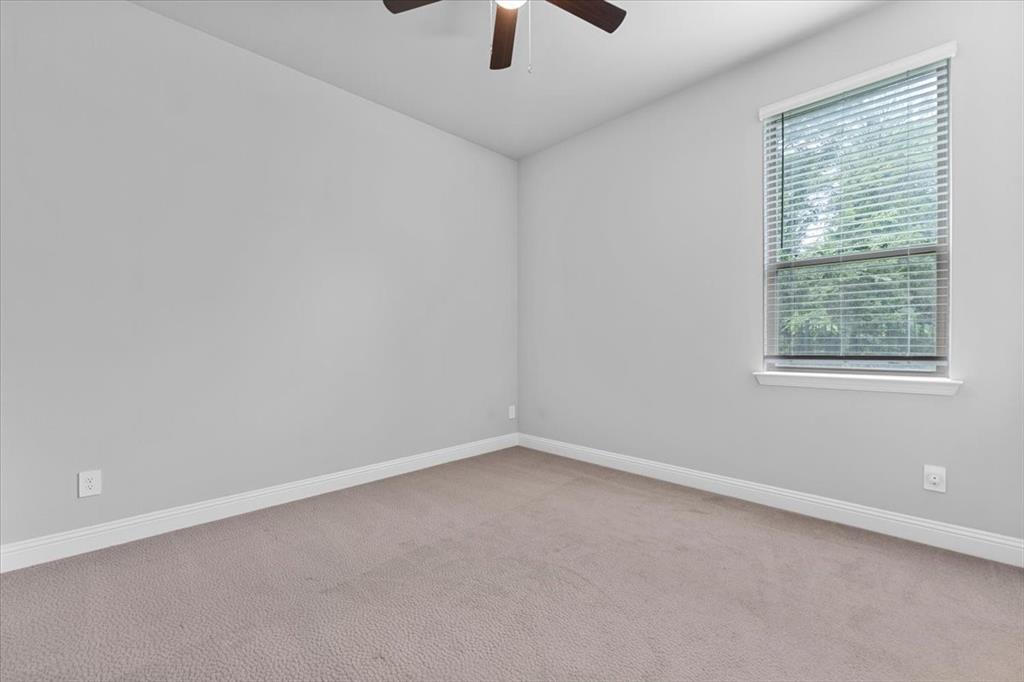 909 Mercer Drive Property Photo 4