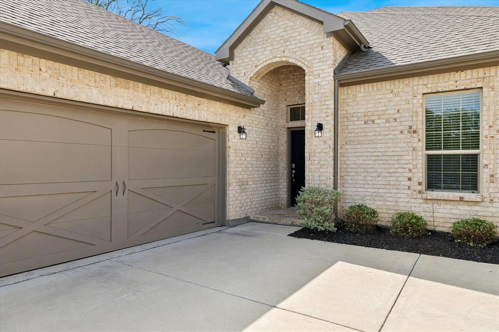 1010 Silver Oak Drive Property Photo 2