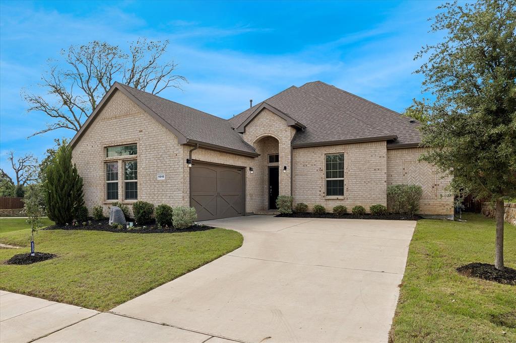 1010 Silver Oak Drive Property Photo 4