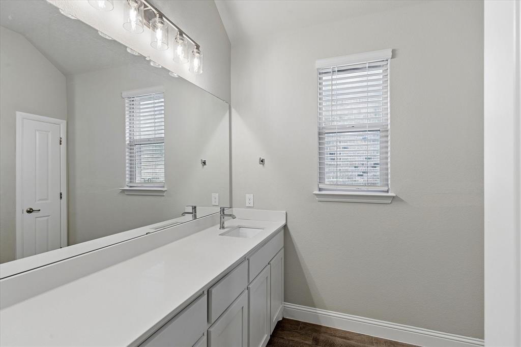1010 Silver Oak Drive Property Photo 28