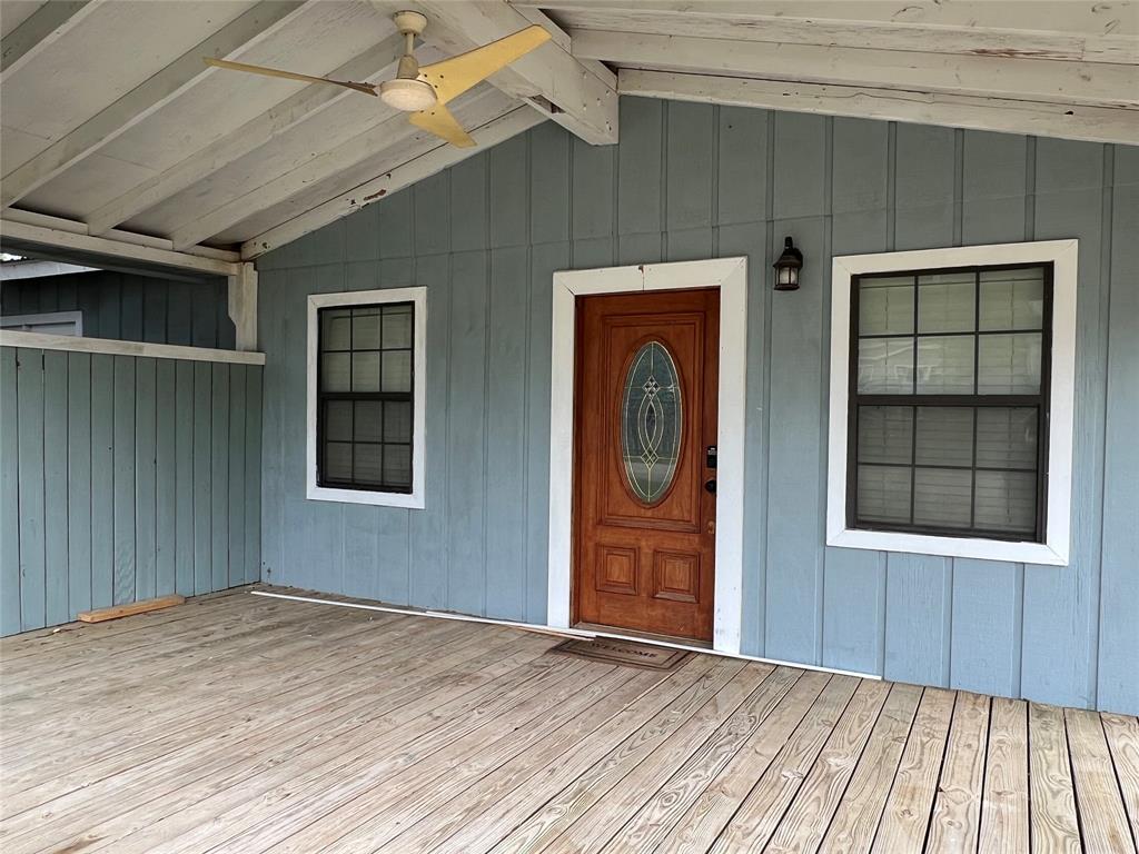 6960 Clifden Drive Property Photo 2