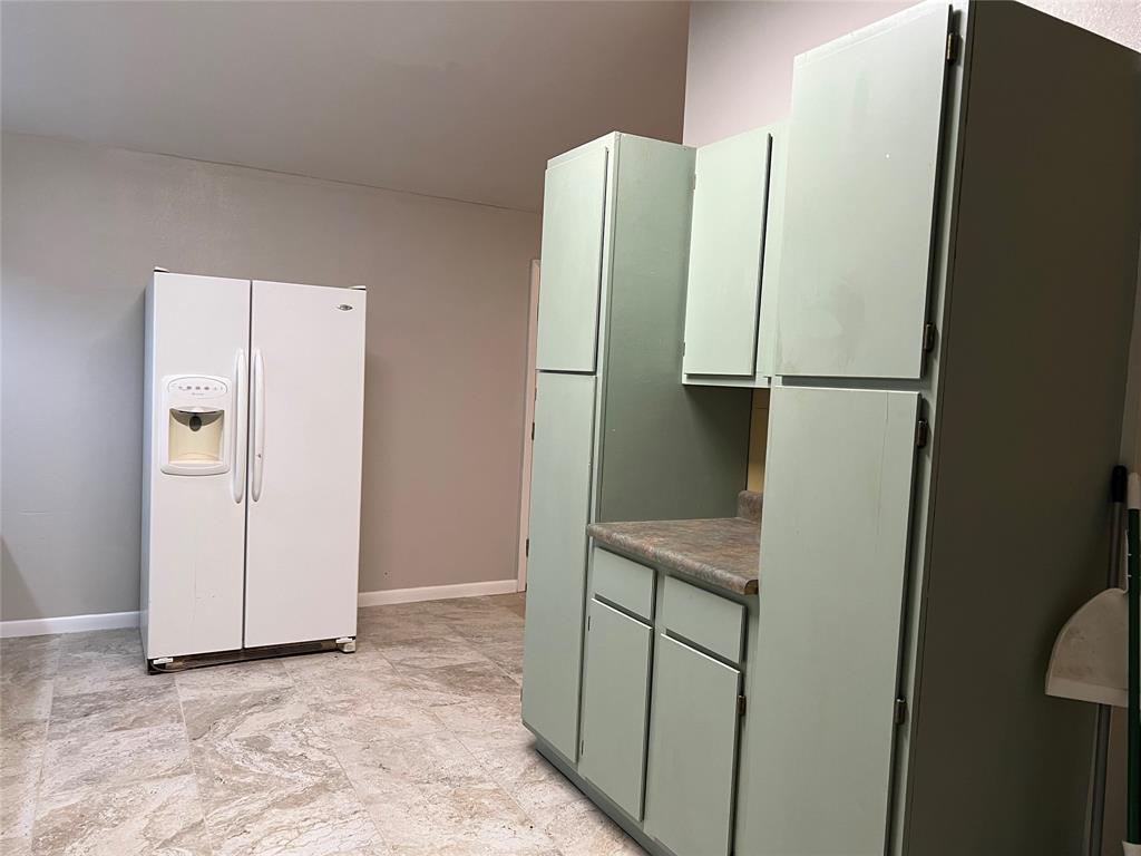 6960 Clifden Drive Property Photo 15