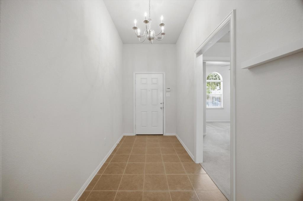 2011 Eagle Lake Drive Property Photo 6