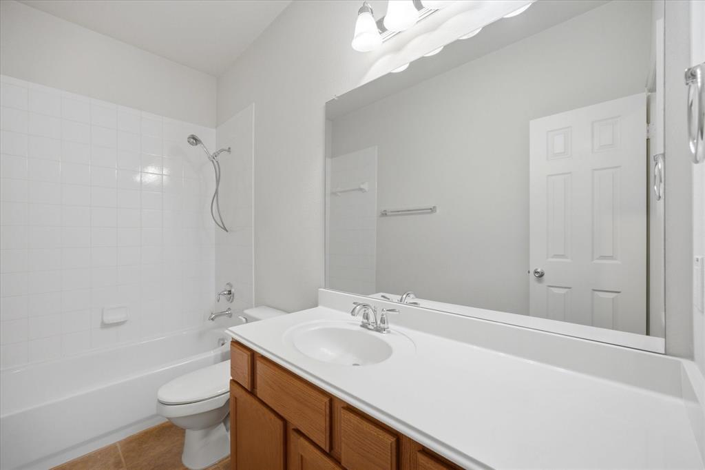 2011 Eagle Lake Drive Property Photo 8